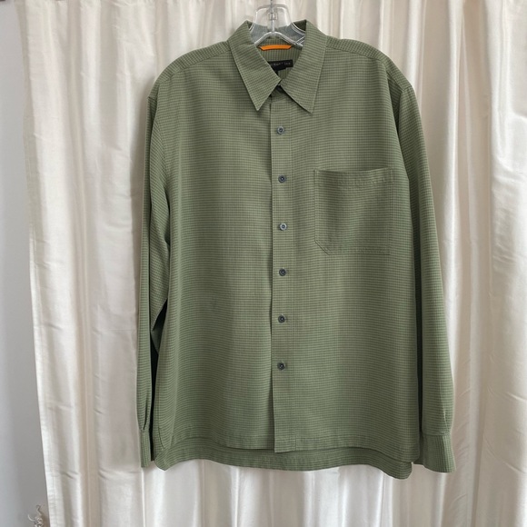 ROYAL ROBBINS shirt w HIKER ON THE BACK. Large - Picture 14 of 16